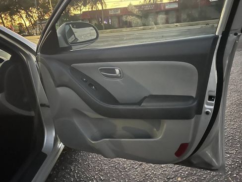 Used 2008 Hyundai Elantra GLS image 13