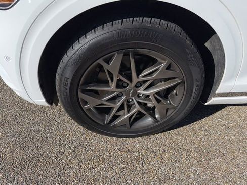 Used 2023 Genesis GV70 2.5T w/ Advanced Package image 4