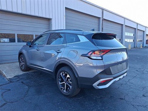 Used 2025 Kia Sportage EX w/ Premium Package image 3