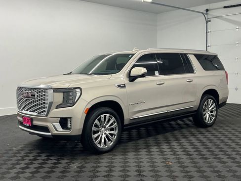 Used 2022 GMC Yukon XL Denali image 1