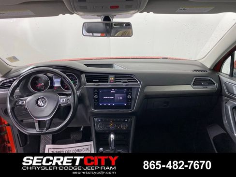 Used 2018 Volkswagen Tiguan SE w/ Panoramic Sunroof Package FWD image 26