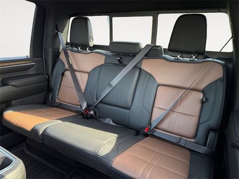 Used 2024 Chevrolet Silverado 3500 High Country w/ Technology Package image 13