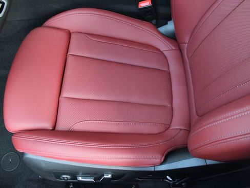 New 2026 BMW 330i Sedan w/ M Sport Package image 13