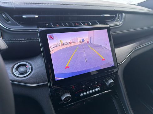 Certified 2023 Jeep Grand Cherokee L Overland w/ Rear Seat Video Group I AWD/4WD image 17
