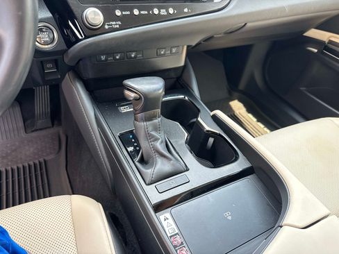 Used 2024 Lexus ES 350 w/ Premium Package FWD image 25