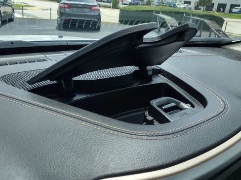 Used 2017 Jeep Cherokee Sport image 19