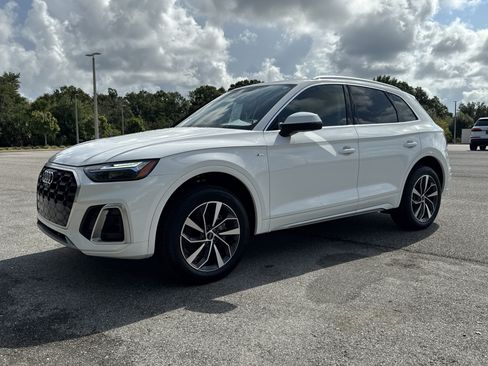 Certified 2023 Audi Q5 2.0T Premium Plus w/ Premium Plus Package AWD/4WD image 9