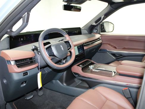 New 2025 Lincoln Navigator Reserve image 26