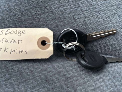 Used 2005 Dodge Grand Caravan SE image 44