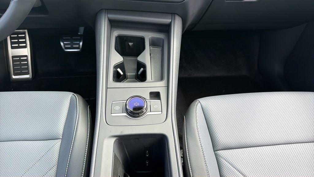 New 2026 Volkswagen Tiguan SE R-Line FWD image 19