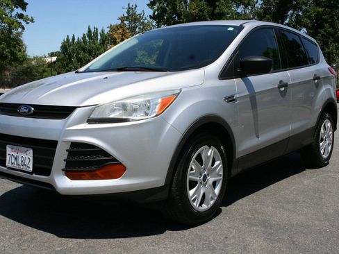 Used 2014 Ford Escape S FWD image 8