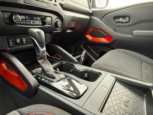 Used 2022 Nissan Frontier PRO-4X image 22