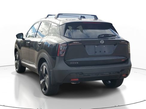 New 2025 Nissan Kicks SR image 3