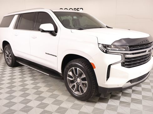Used 2022 Chevrolet Suburban LT w/ Luxury Package image 1