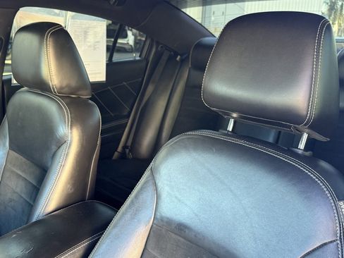 Used 2011 Dodge Charger R/T image 19