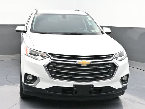 Used 2020 Chevrolet Traverse LT FWD image 2