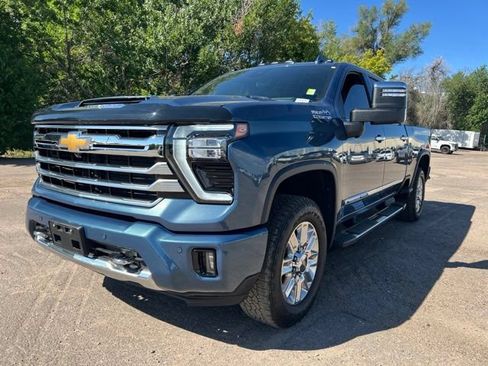 Used 2025 Chevrolet Silverado 2500 High Country w/ High Country Premium Package AWD/4WD image 1