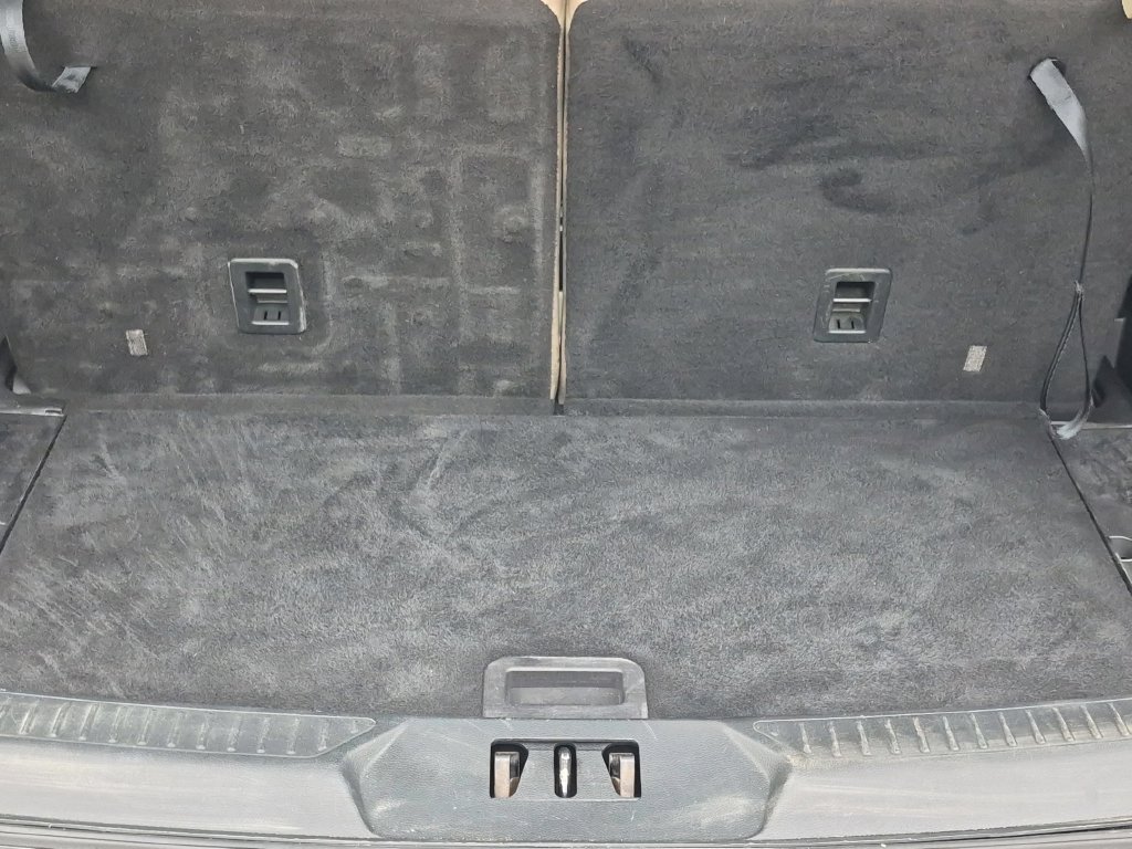 Used 2020 Ford Explorer XLT w/ Equipment Group 202A AWD/4WD image 8