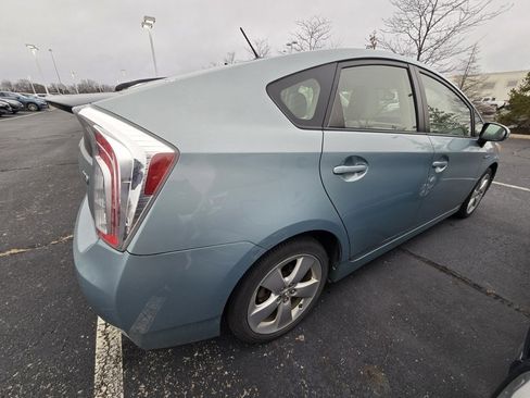 Used 2014 Toyota Prius Four image 8