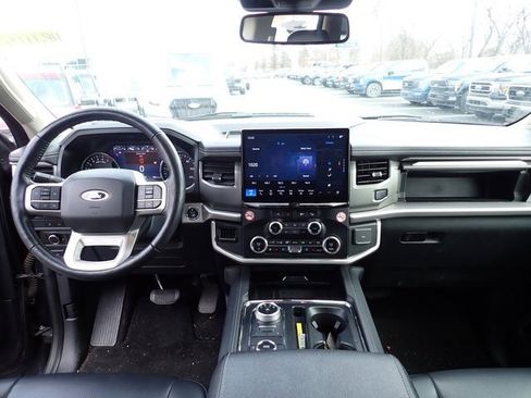 Used 2024 Ford Expedition XLT image 12