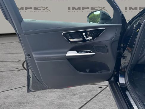 Used 2025 Mercedes-Benz GLC 300 image 15