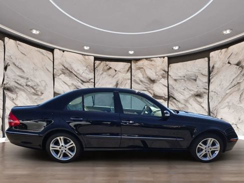 Used 2004 Mercedes-Benz E 500 Sedan image 4