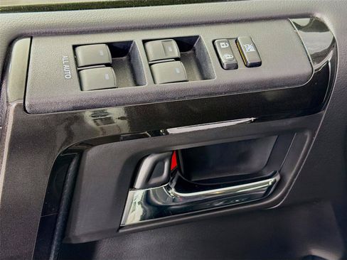 Used 2018 Toyota 4Runner TRD Off-Road Premium AWD/4WD image 24