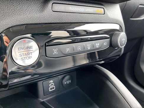 Used 2024 Ford Escape Platinum AWD/4WD image 30