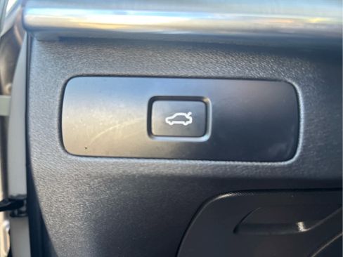 Used 2024 Volvo XC90 B5 Core AWD/4WD image 19