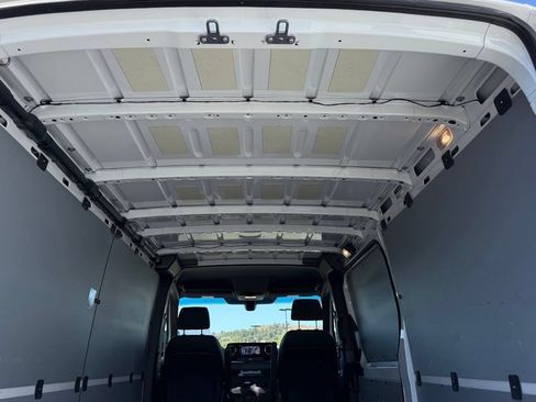 Used 2025 Mercedes-Benz Sprinter 2500 image 14