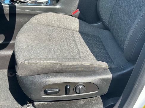 Used 2024 Chevrolet Equinox LT AWD/4WD image 16