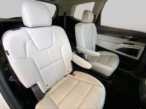 Used 2023 Kia Telluride EX w/ EX Captain's Chair Package FWD image 20