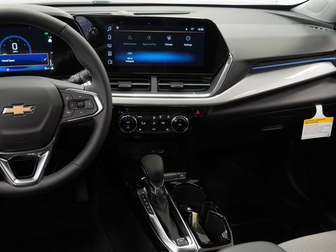 New 2026 Chevrolet Trax LT w/ LT Convenience Package FWD image 13