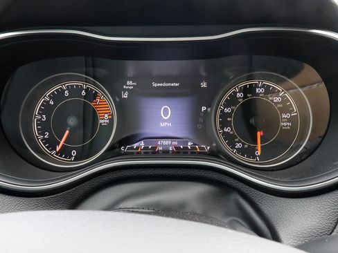Used 2022 Jeep Cherokee Latitude Lux w/ Sun & Sound Group FWD image 29