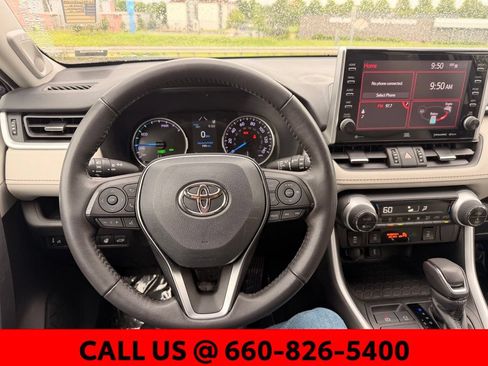 Used 2022 Toyota RAV4 XLE Premium AWD/4WD image 16