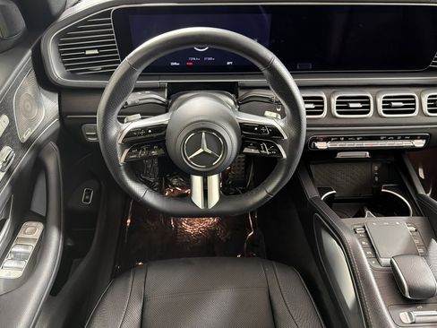 Used 2024 Mercedes-Benz GLS 450 4MATIC image 13