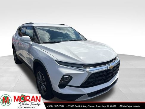 Used 2024 Chevrolet Blazer LT AWD/4WD image 2
