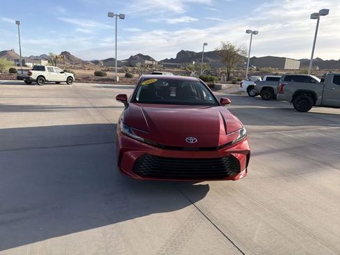 Used 2025 Toyota Camry LE image 2