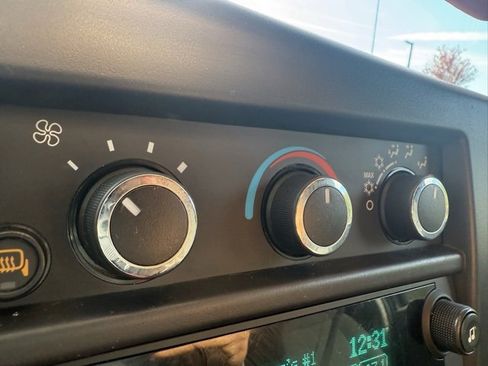 Used 2024 Chevrolet Express 2500 w/ Driver Convenience Package image 17