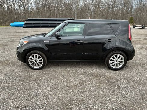 Used 2019 Kia Soul + FWD image 6