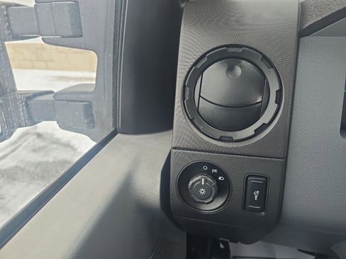 Used 2014 Ford F250 XL image 17