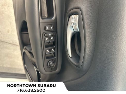 Used 2020 Jeep Renegade Altitude AWD/4WD image 19