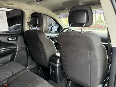 Used 2019 Dodge Journey SE image 20