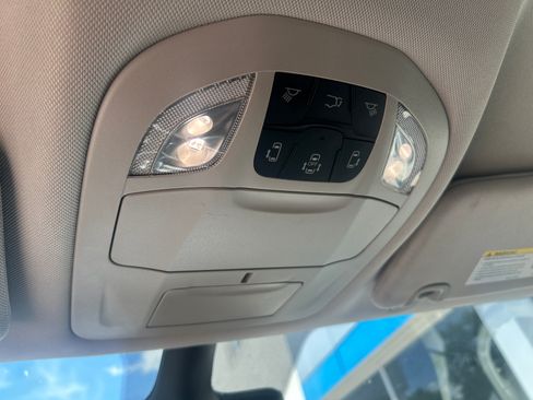 Used 2024 Chrysler Pacifica Touring-L FWD image 30