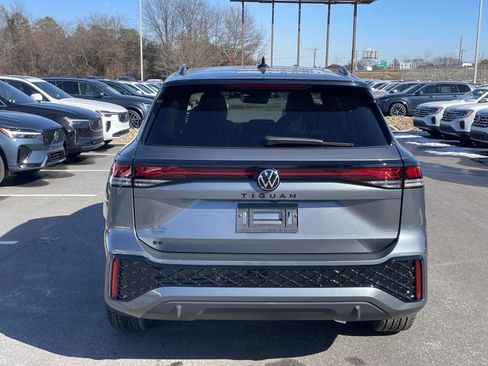 New 2026 Volkswagen Tiguan SE R-Line FWD image 6