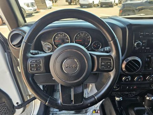 Used 2018 Jeep Wrangler Unlimited Sport S AWD/4WD image 22