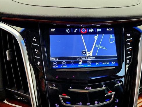 Used 2016 Cadillac Escalade Luxury AWD/4WD image 18