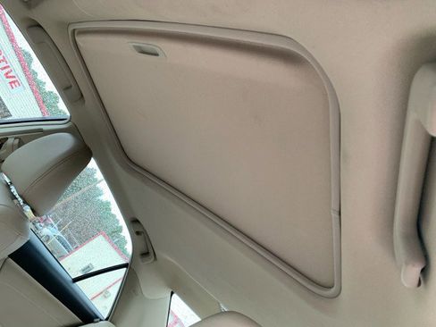 Used 2013 Toyota Camry LE image 9