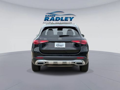 Used 2024 Mercedes-Benz GLC 300 image 3