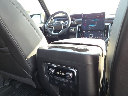 New 2026 GMC Yukon Elevation image 31